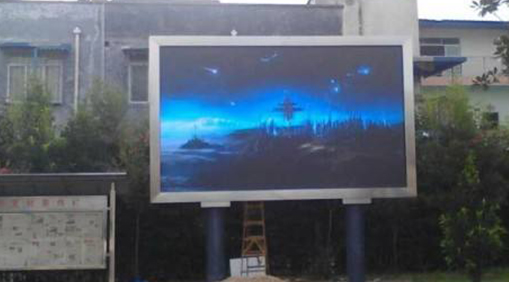 led透明屏引領建筑幕墻新媒體領域