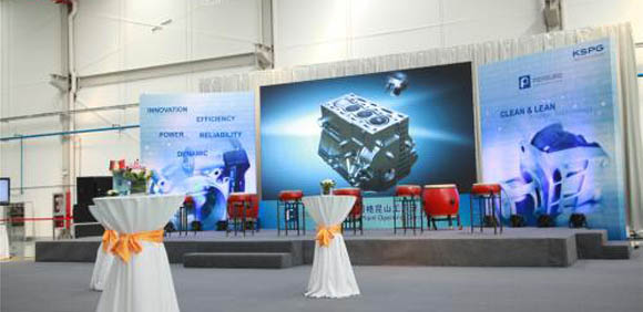 常規(guī)LED大屏幕和LED透明屏兩屏相爭，誰更勝一籌