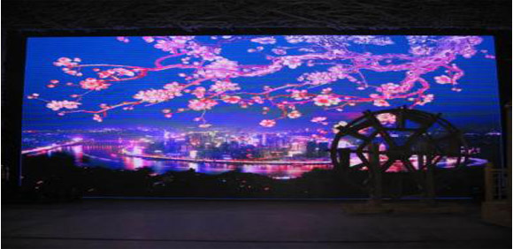 小間距LED顯示屏與傳統(tǒng)顯示屏優(yōu)勢在哪里？